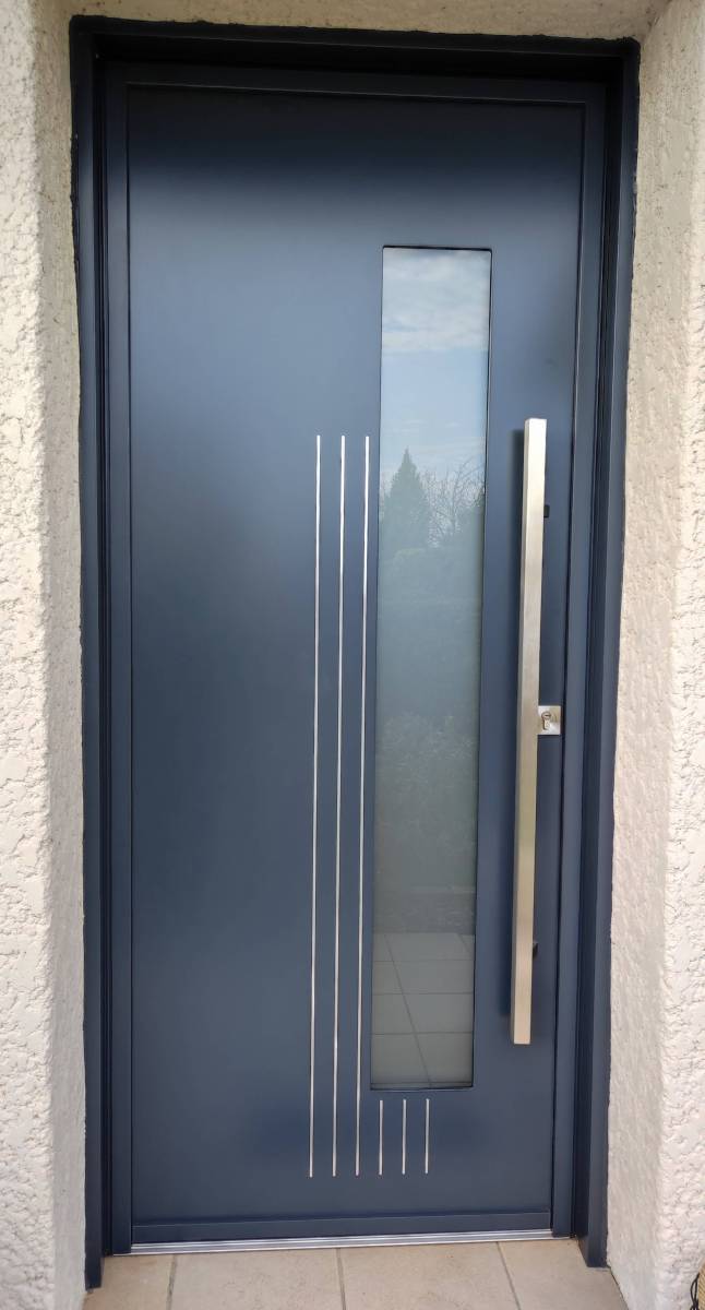 Fabrication et pose de porte d’entrée en aluminium sur mesure avec vitrage décoratif à L'Union près de Toulouse