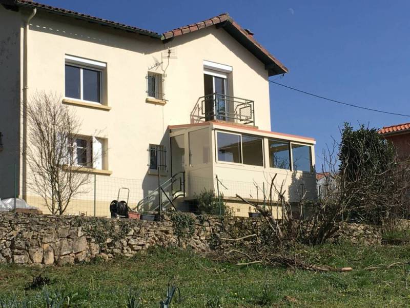 Installation de véranda en aluminium sur mesure avec vitrage isolant à Colomiers près de Toulouse : confort et luminosité toute l’année